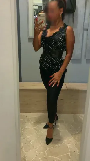 Elena, 36