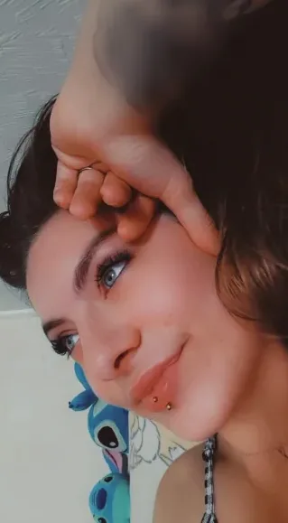 Hanna, 24