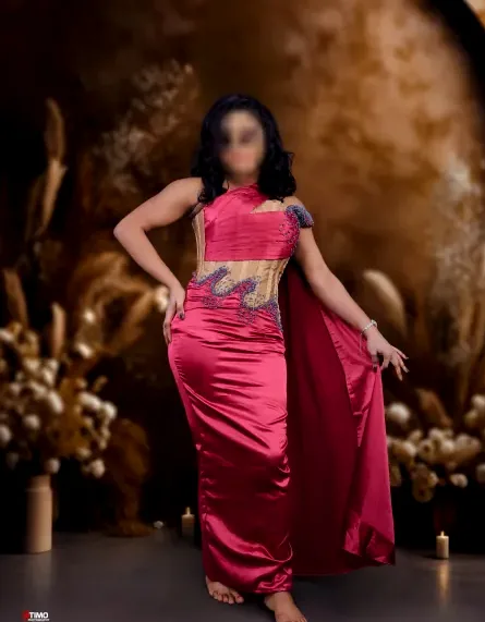 Laura, 29