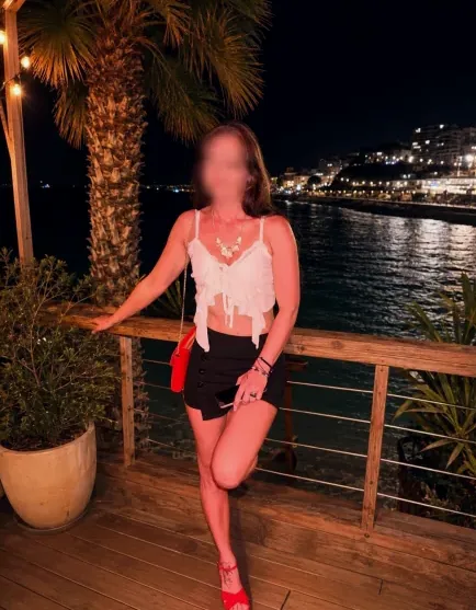 Leonie, 34