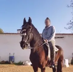Mia, 31