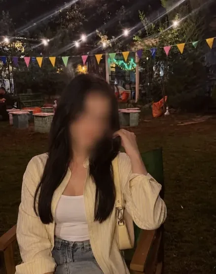 Mirela, 24