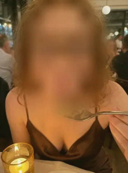 Nina, 25