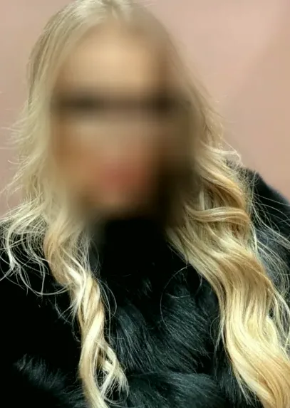 Nora, 32