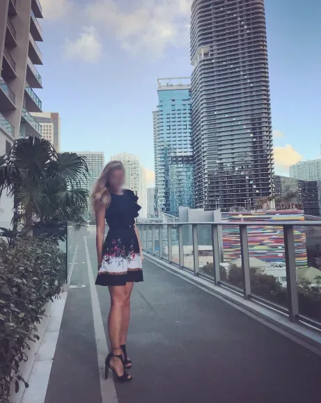 Rosa, 35