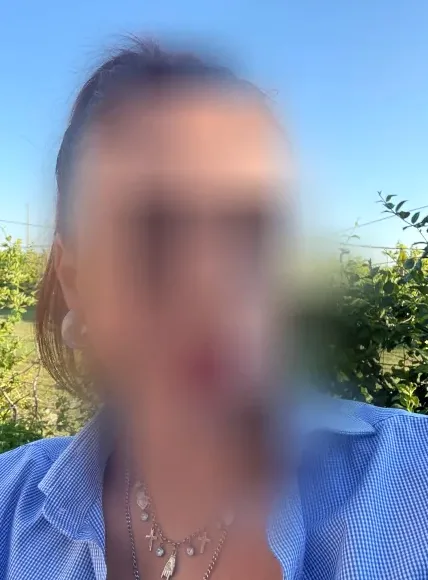 Simone, 28